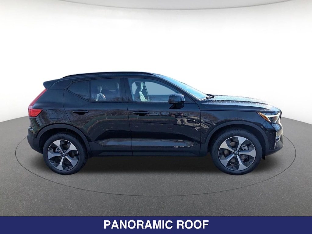 New 2026 Volvo XC40 B5 Plus SUV