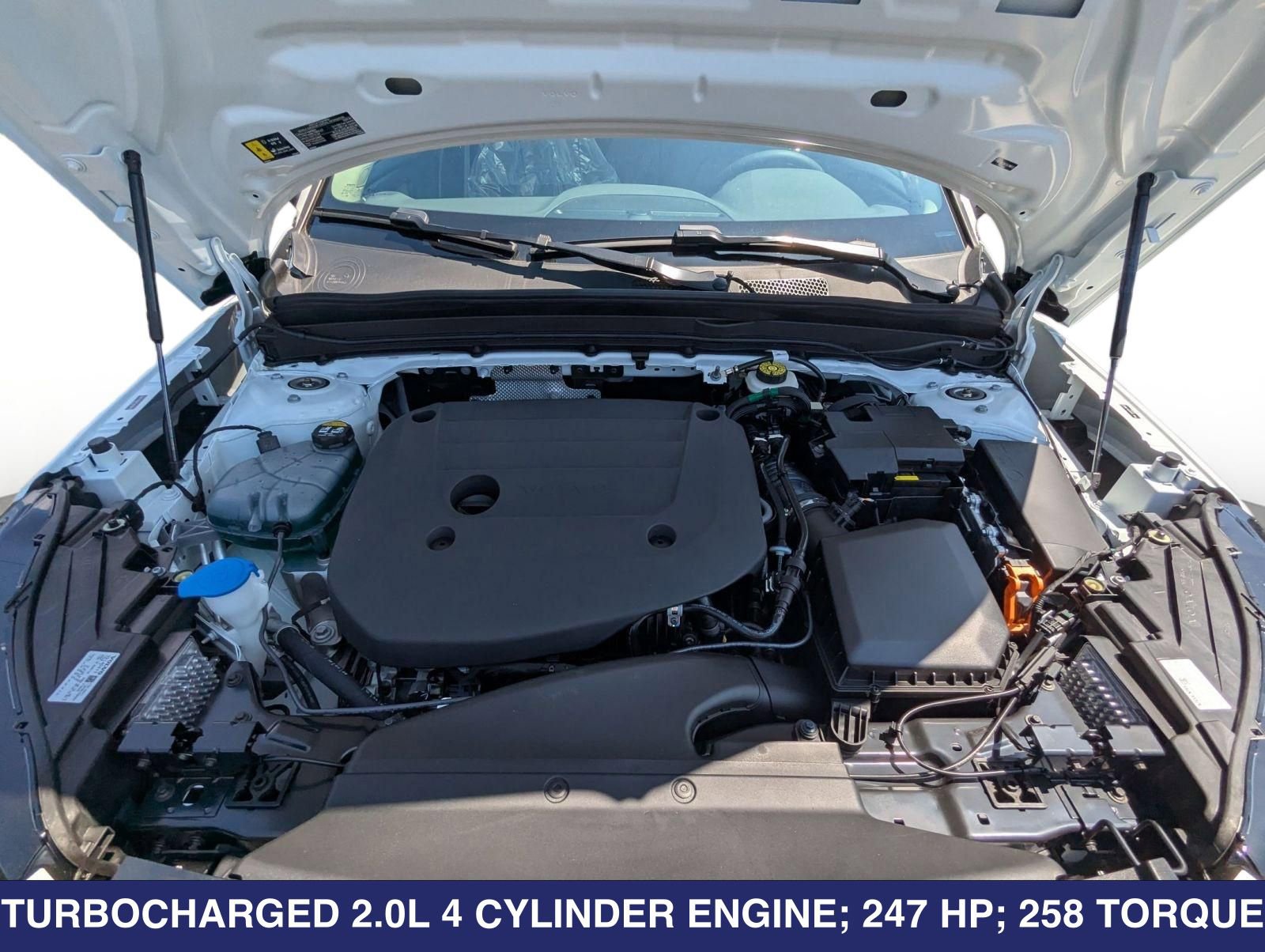 2026 Volvo XC40 Plus - Photo 25