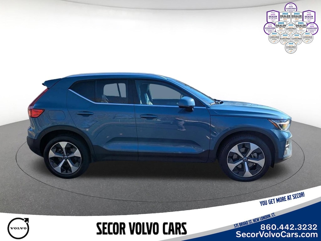 Certified 2023 Volvo XC40 Plus Bright Theme B5 AWD Plus Bright Theme