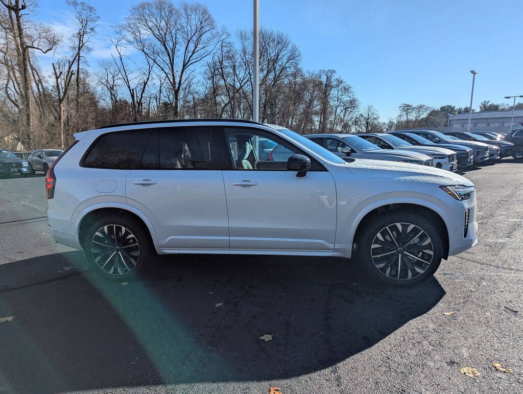 New 2026 Volvo XC90 plug-in hybrid T8 Ultra Dark Theme 7-Seater SUV