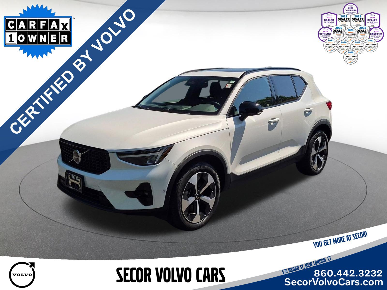 2023 Volvo XC40 B5 AWD Plus Dark Theme 