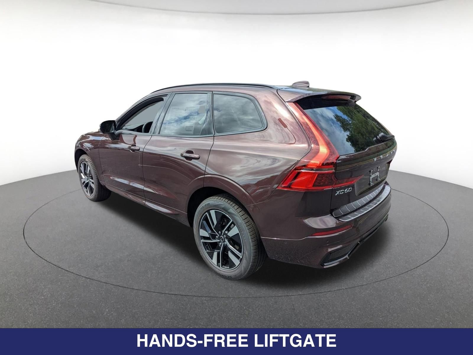 2026 Volvo XC60 Plus - Photo 6