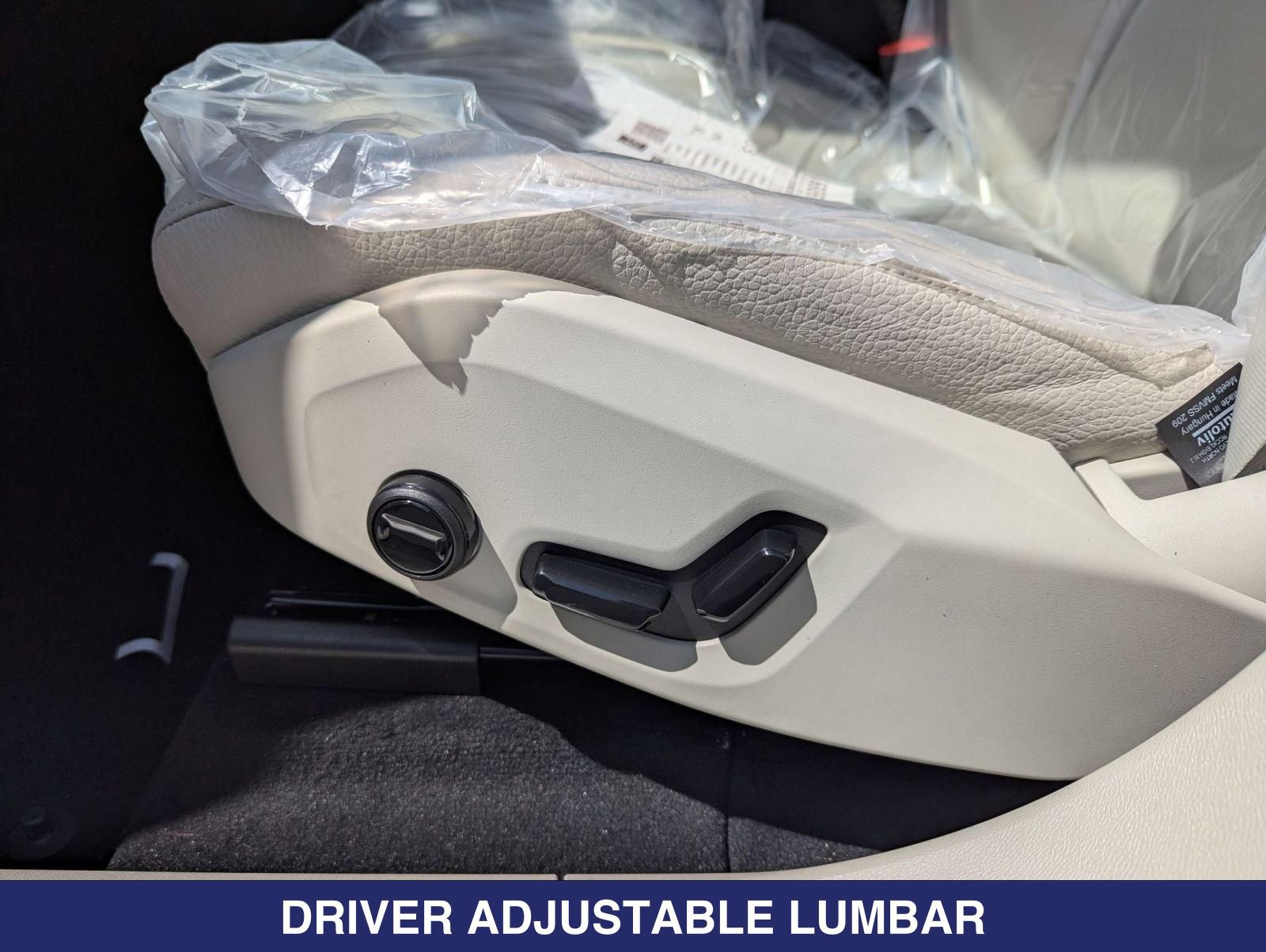 2025 Volvo XC60 Plus - Photo 10