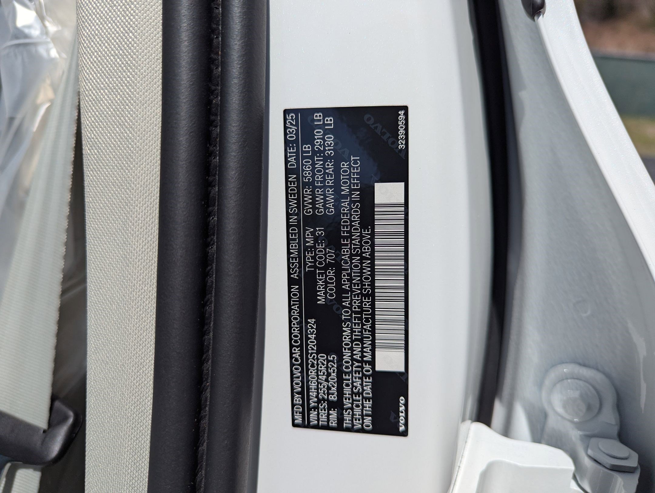 2025 Volvo XC60 Plus - Photo 25