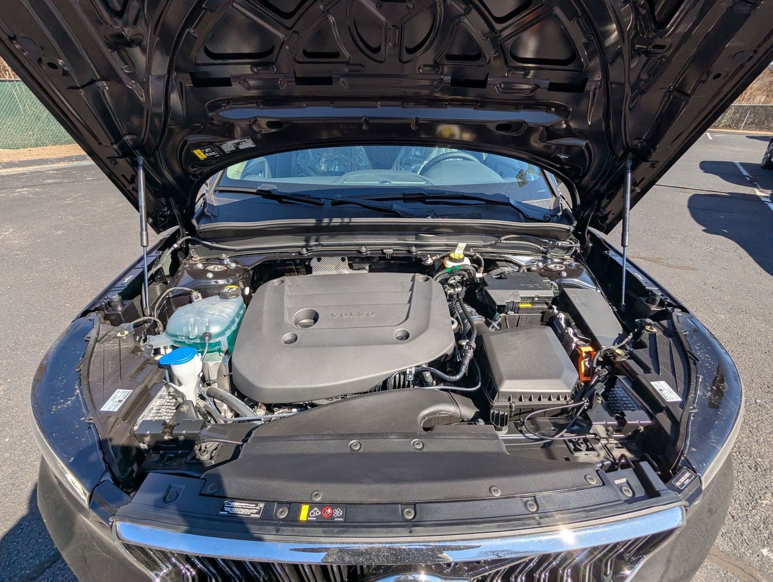 2025 Volvo XC40 Plus - Photo 22