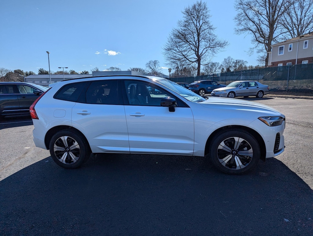 Used 2025 Volvo XC60 plug-in hybrid T8 Plus SUV