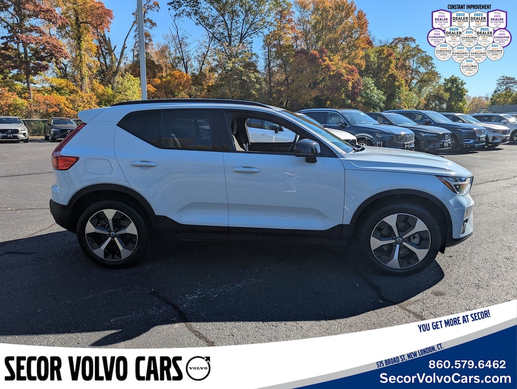 Certified 2025 Volvo XC40 Plus Dark Theme B5 AWD Plus Dark Theme