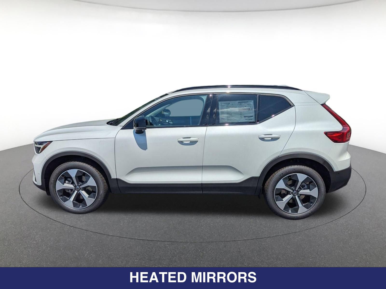 2026 Volvo XC40 Plus - Photo 7