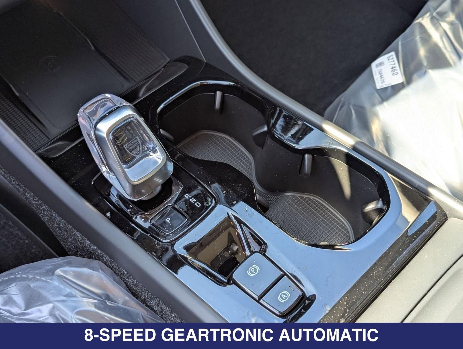 2025 Volvo XC40 Plus - Photo 17