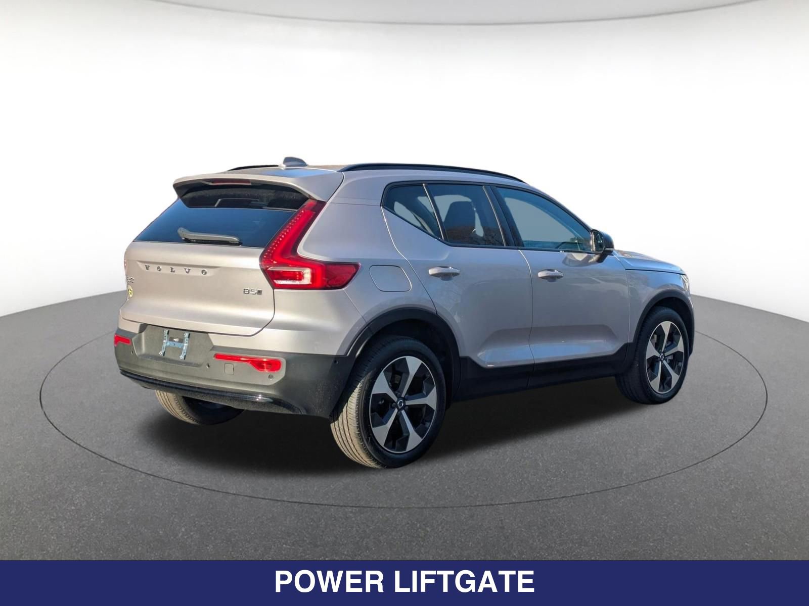 2026 Volvo XC40 Plus - Photo 6