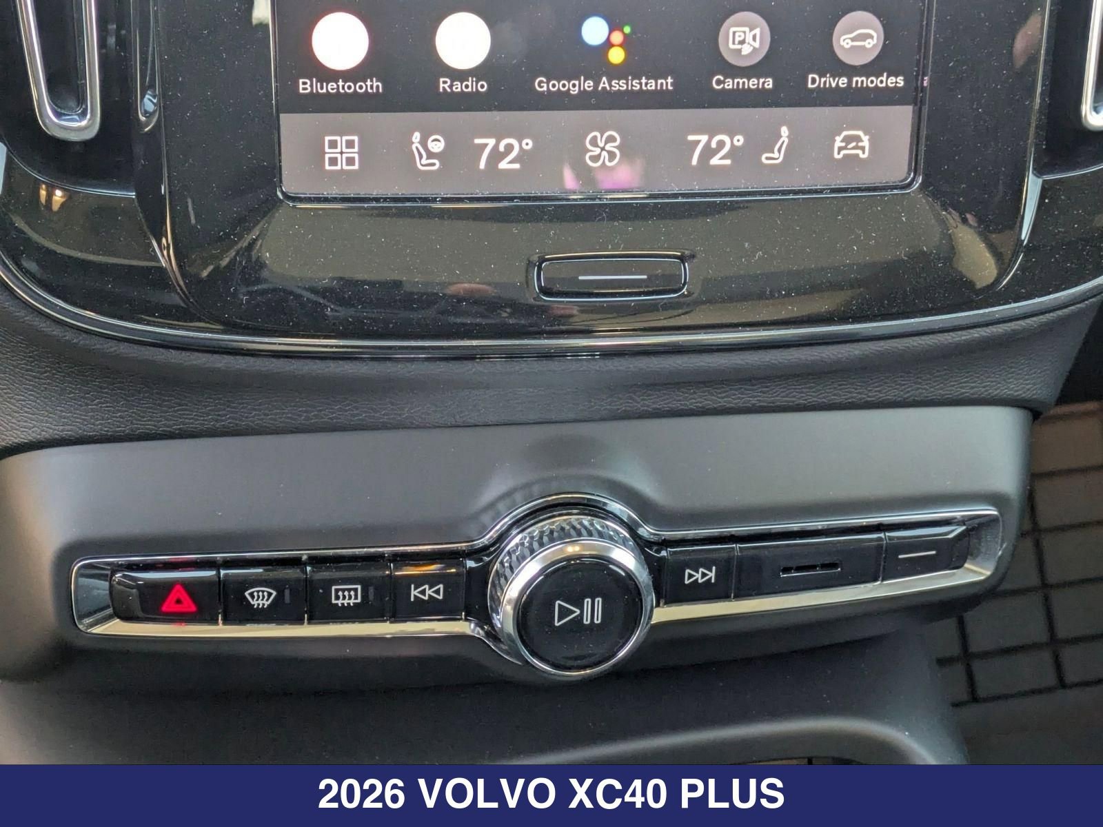 2026 Volvo XC40 Plus - Photo 24