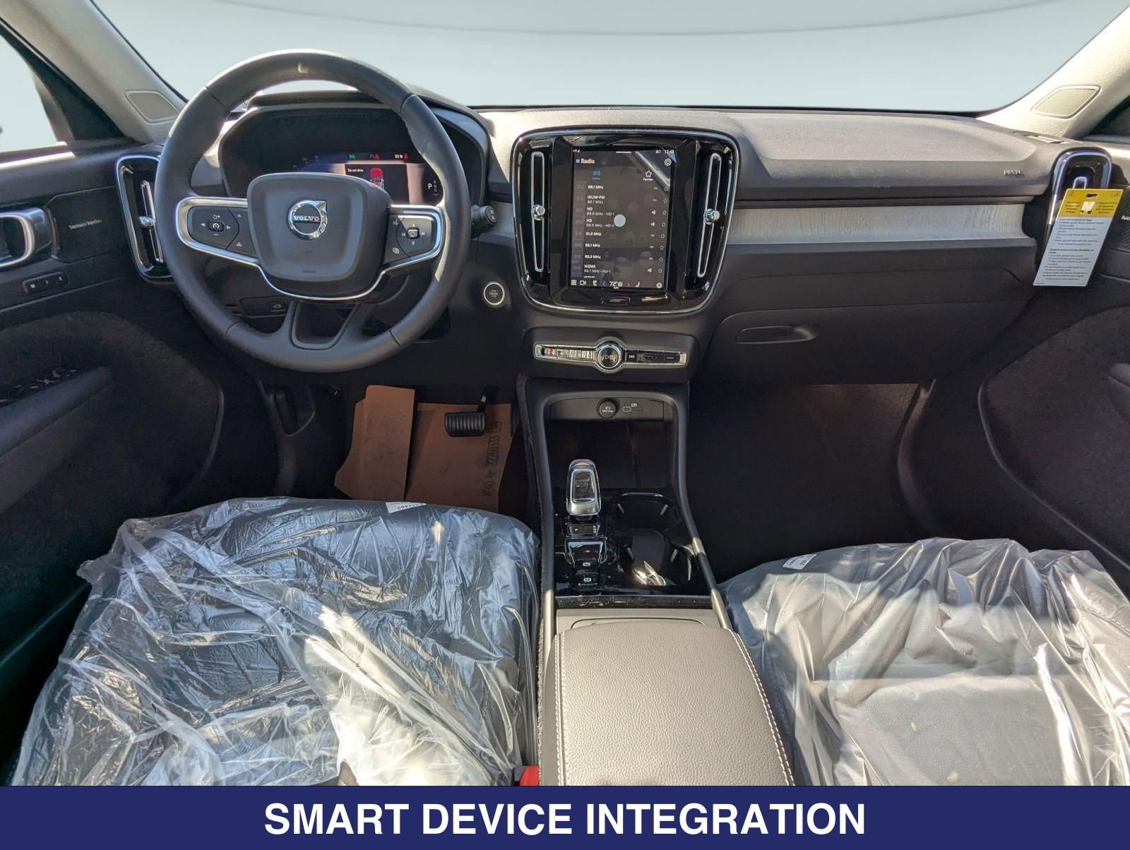 2025 Volvo XC40 Plus - Photo 19