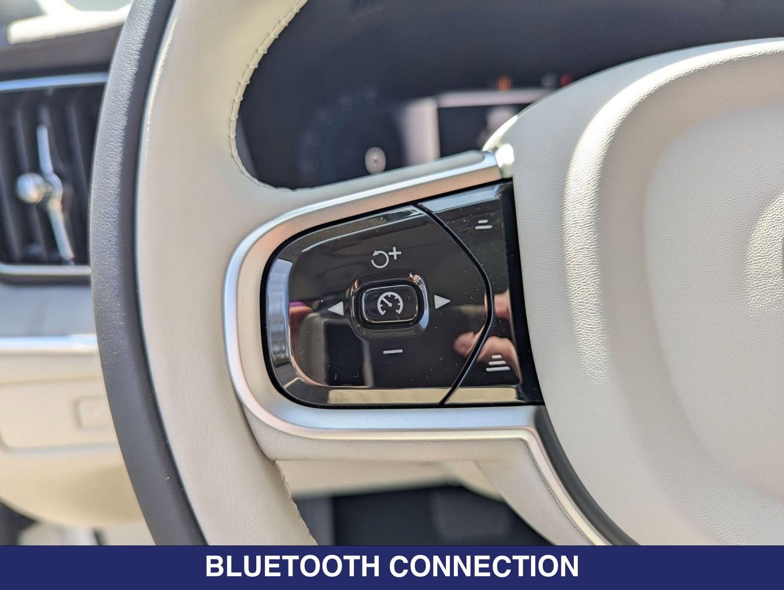 2025 Volvo XC60 Plus - Photo 12