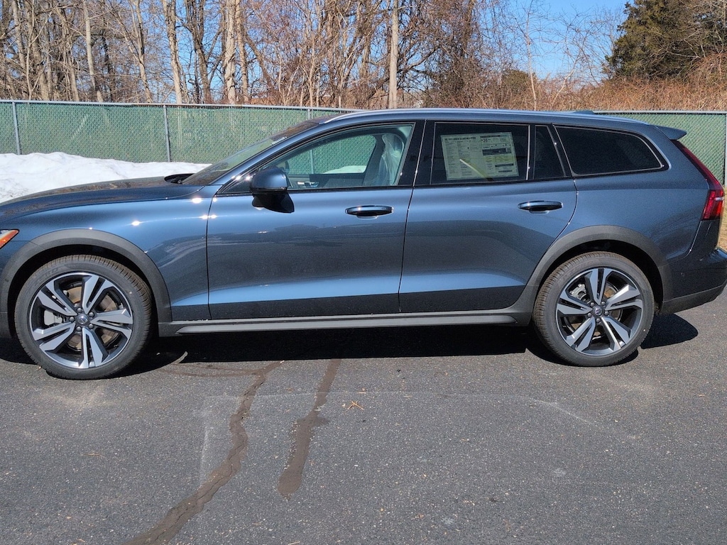 Used 2026 Volvo V60 Cross Country B5 Plus Wagon