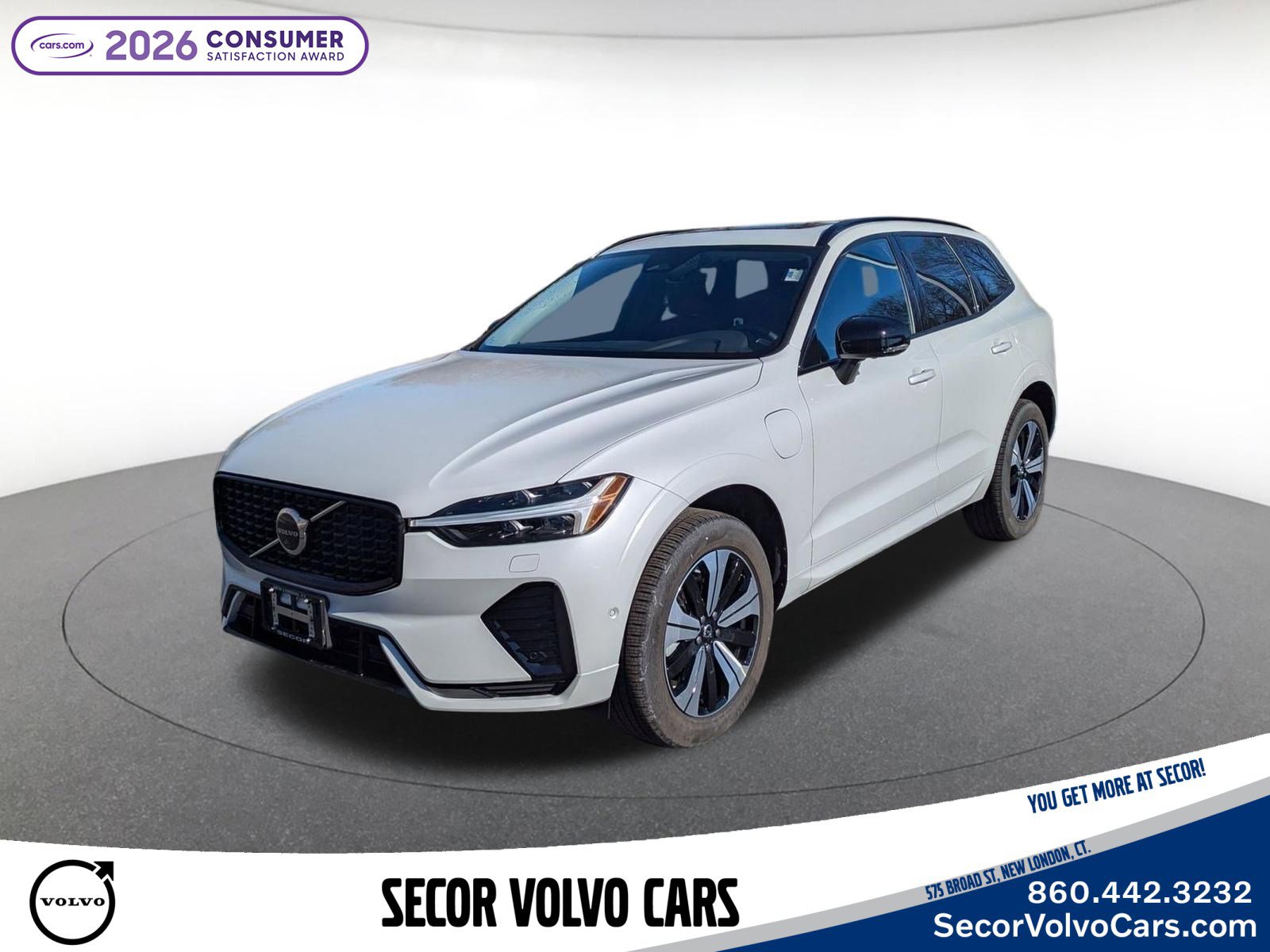 2025 Volvo XC60 T8 Plus Dark AWD's photo