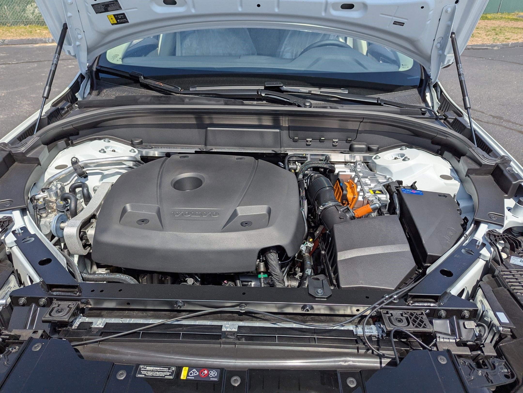 2025 Volvo XC60 Plus - Photo 23