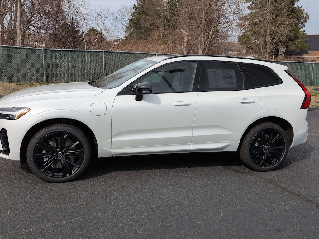 New 2026 Volvo XC60 plug-in hybrid T8 Ultra Black Edition SUV