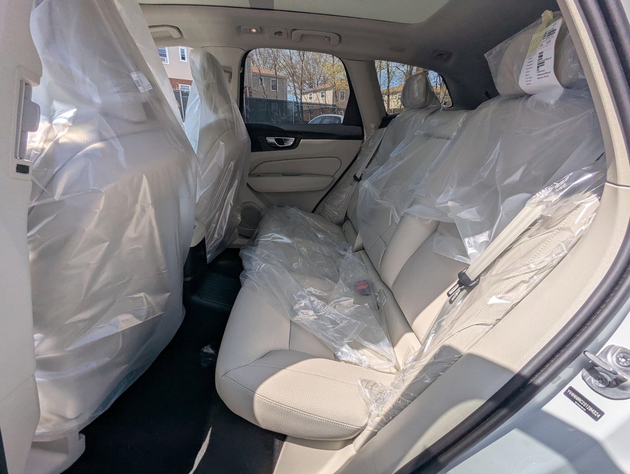 2025 Volvo XC60 Plus - Photo 18