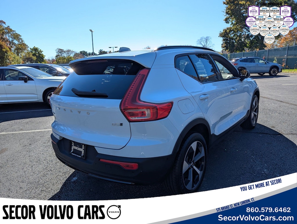 Certified 2025 Volvo XC40 Plus Dark Theme B5 AWD Plus Dark Theme
