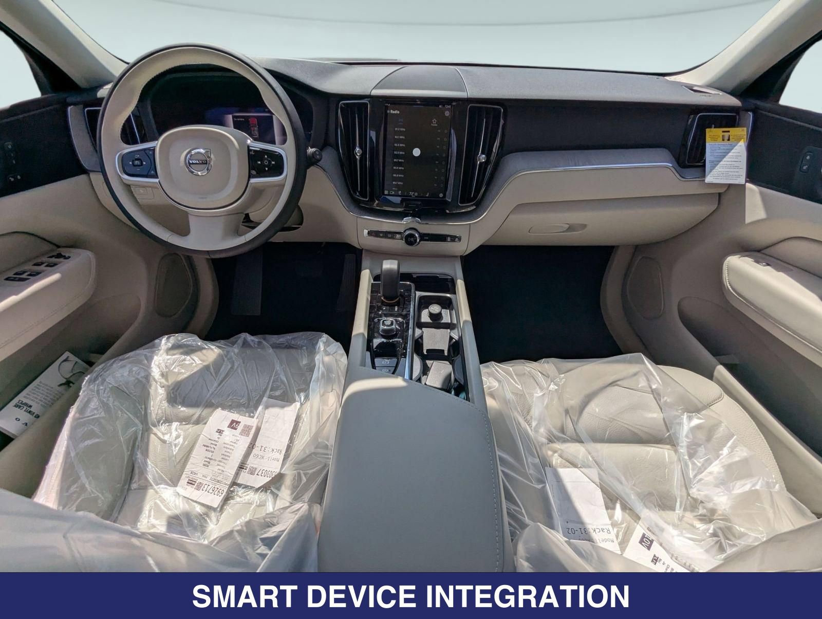 2025 Volvo XC60 Plus - Photo 18