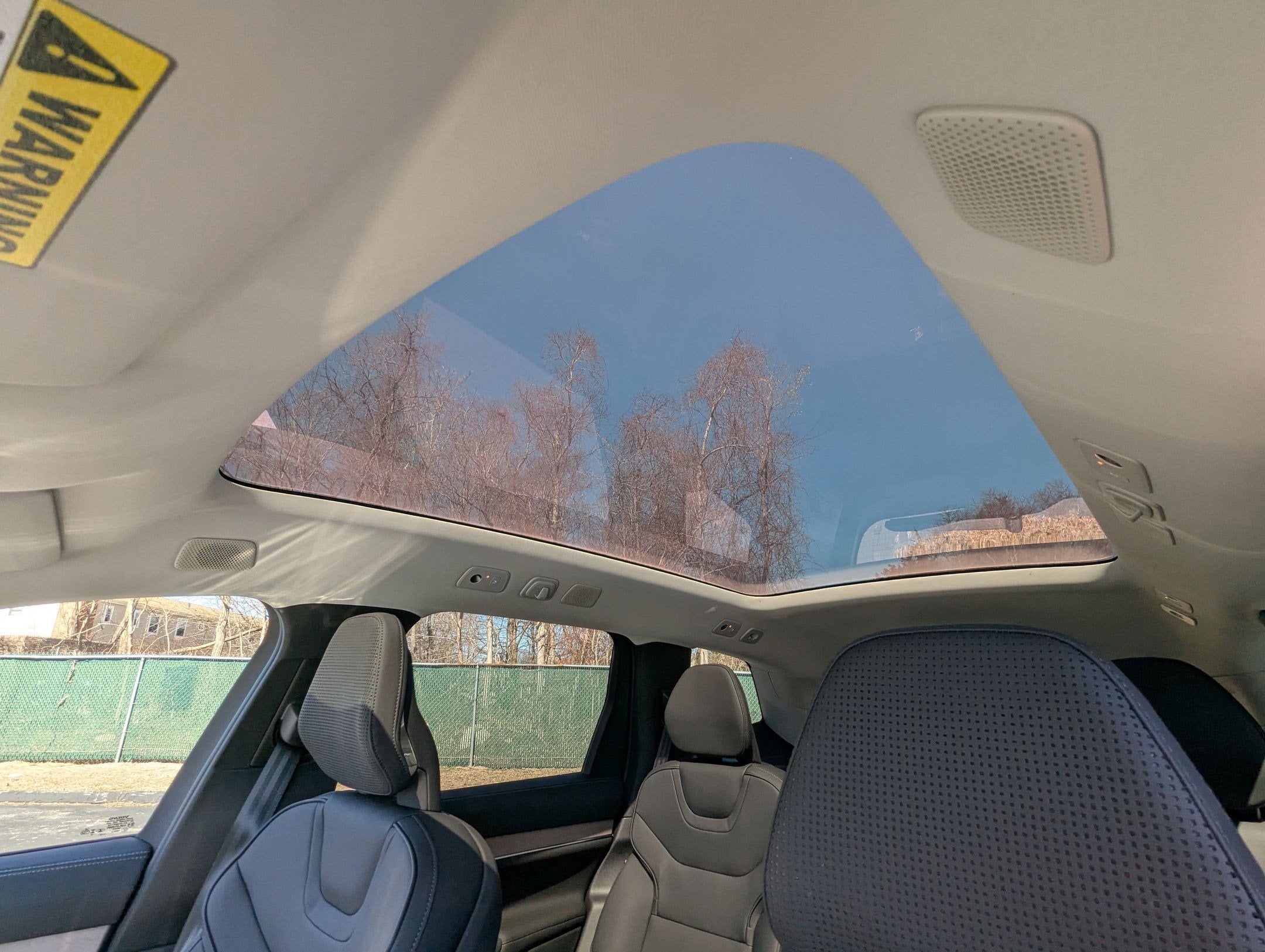 2025 Volvo EX90 Ultra - Photo 17