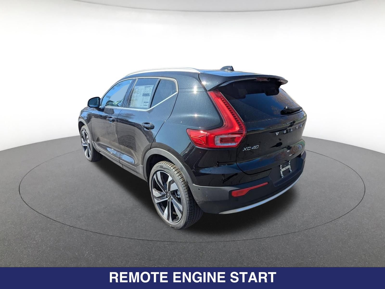 2025 Volvo XC40 Plus - Photo 6