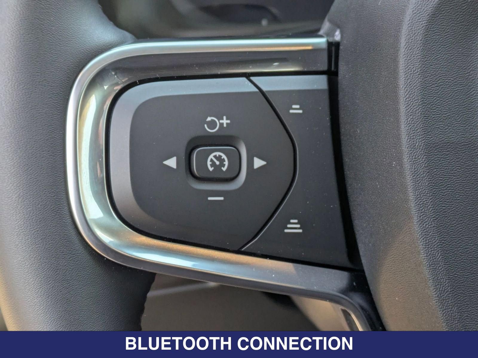 2026 Volvo XC40 Plus - Photo 17