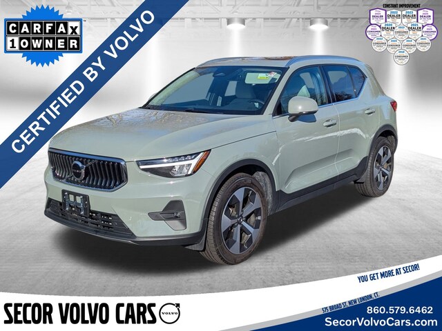 2023 Volvo XC40 Plus Bright Theme B5 AWD Plus Bright Theme