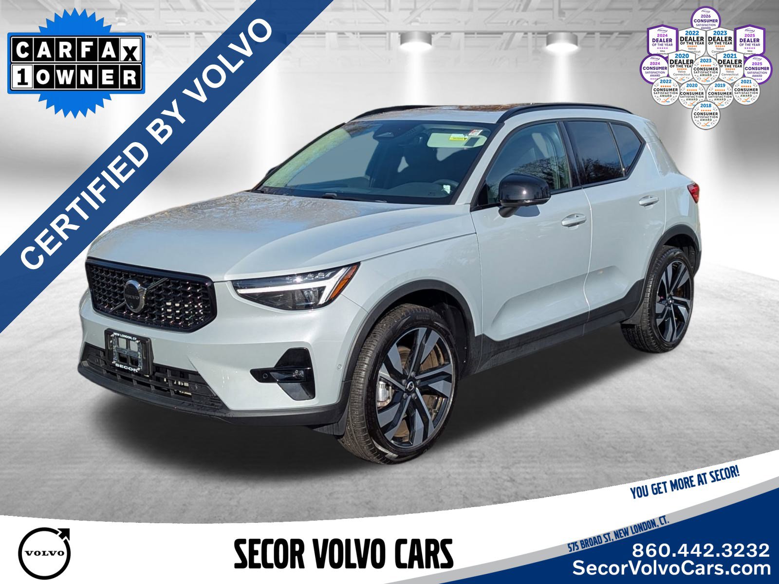 2024 Volvo XC40 B5 AWD Ultimate Dark Theme 