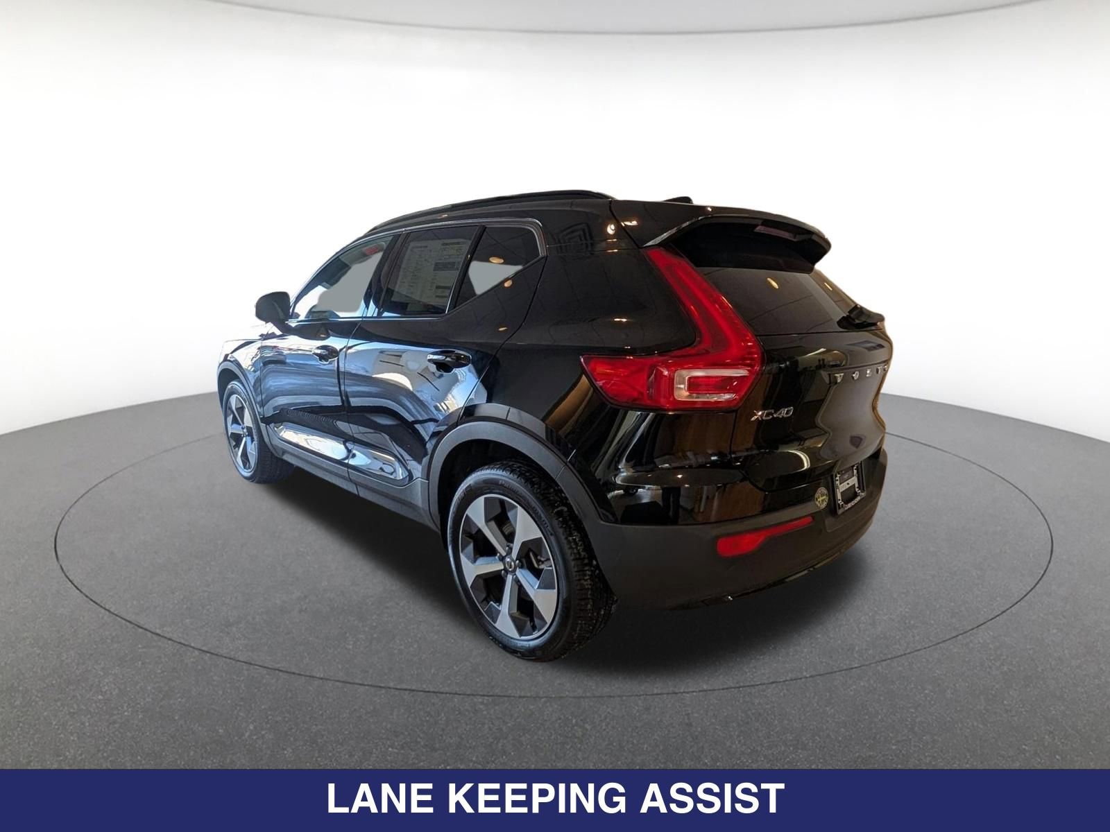 2026 Volvo XC40 Core - Photo 6