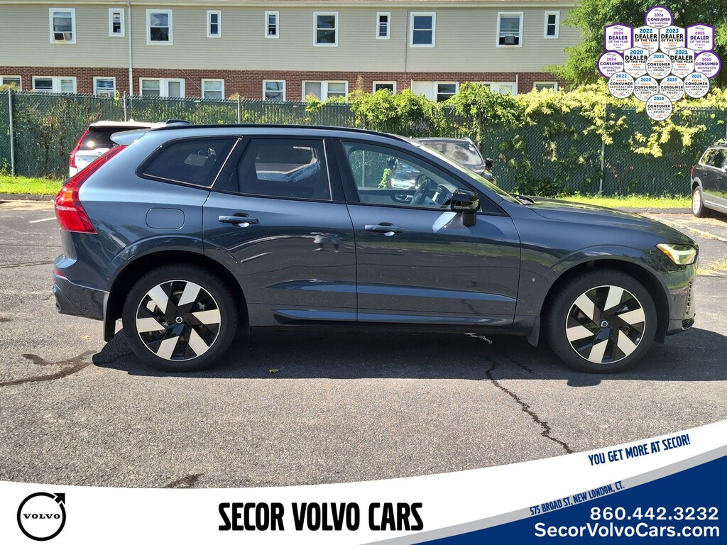 Used 2024 Volvo XC60 Recharge Plug-In Hybrid Ultimate Dark Theme T8 eAWD PHEV Ultimate Dark Theme