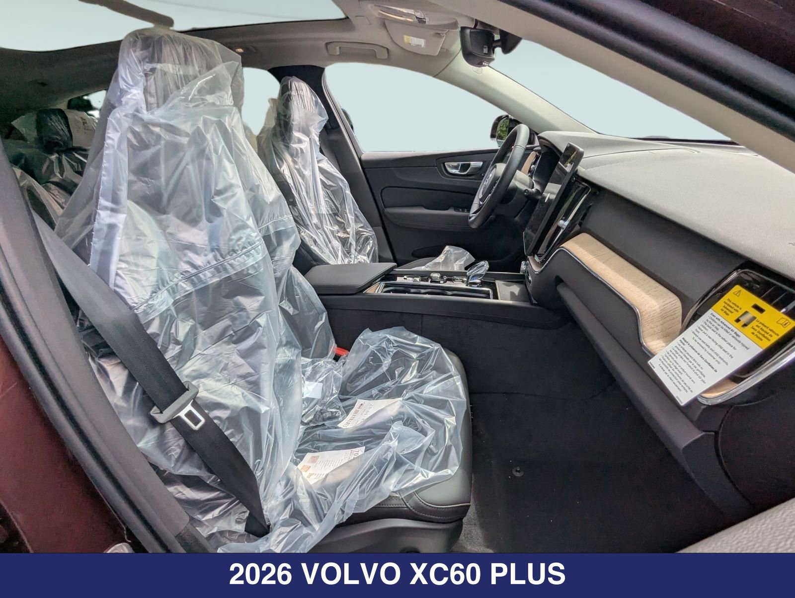 2026 Volvo XC60 Plus - Photo 23