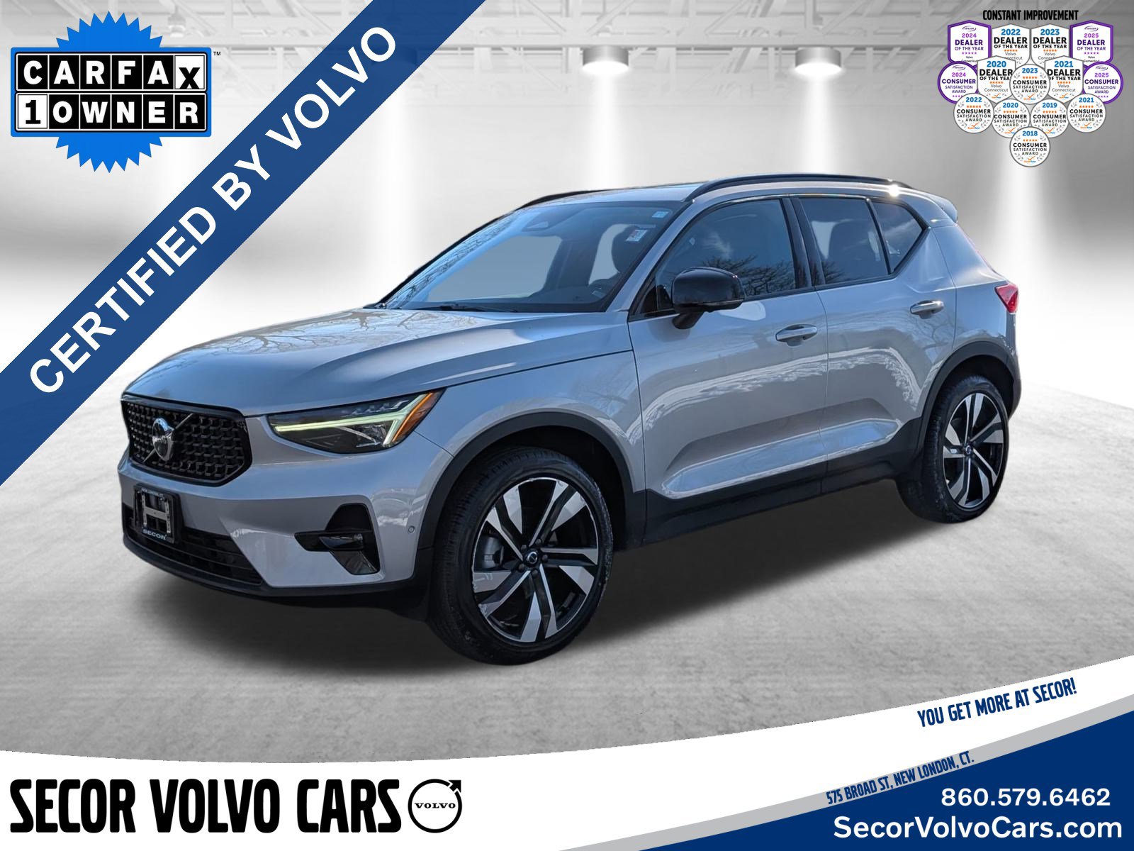 2024 Volvo XC40 B5 AWD Plus Dark Theme 