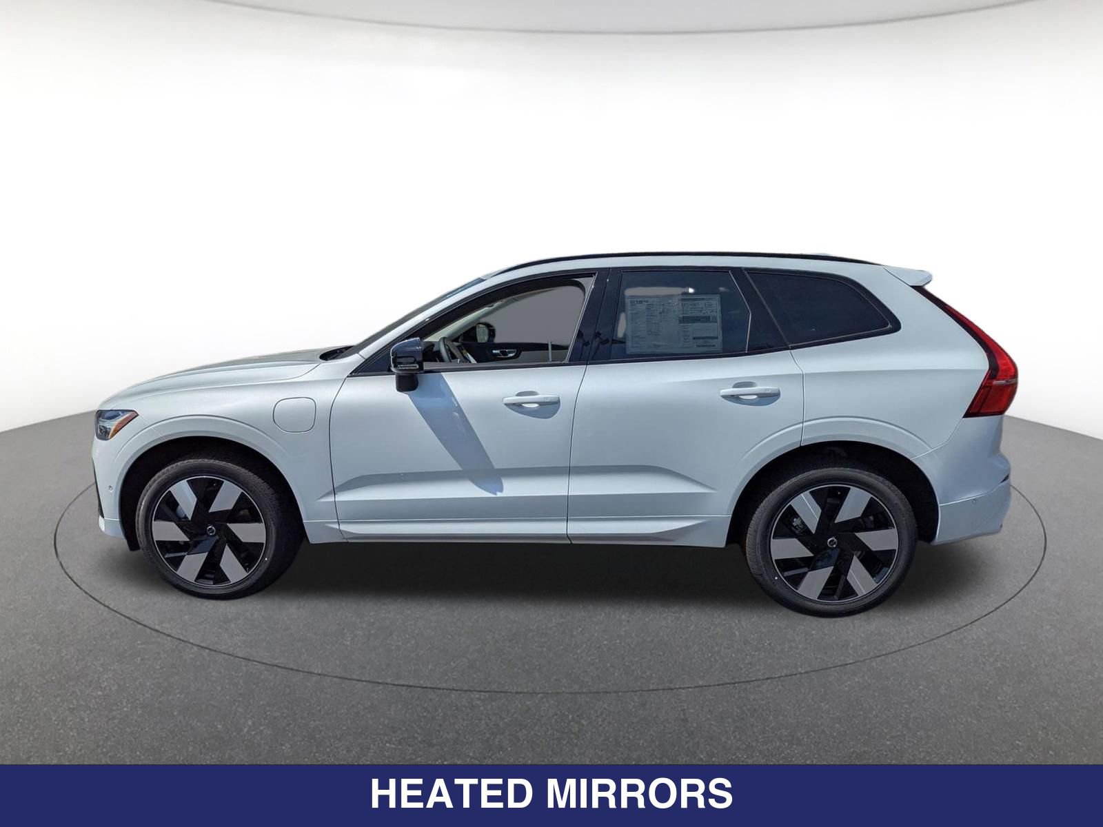 2025 Volvo XC60 Plus - Photo 7
