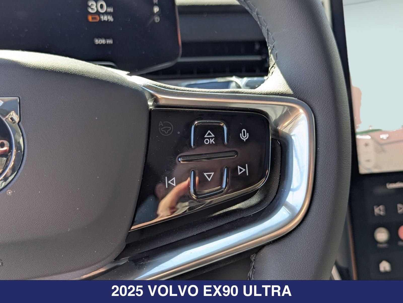 2025 Volvo EX90 Ultra - Photo 13