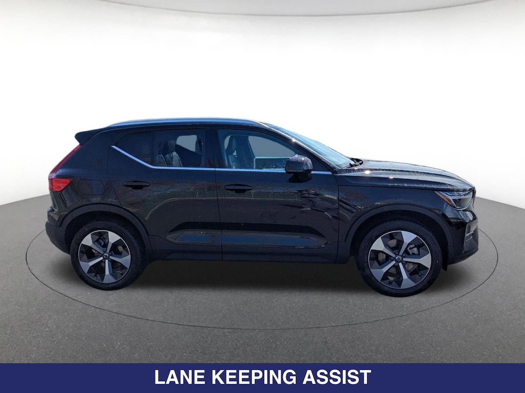 Used 2025 Volvo XC40 B5 Core Bright Theme SUV