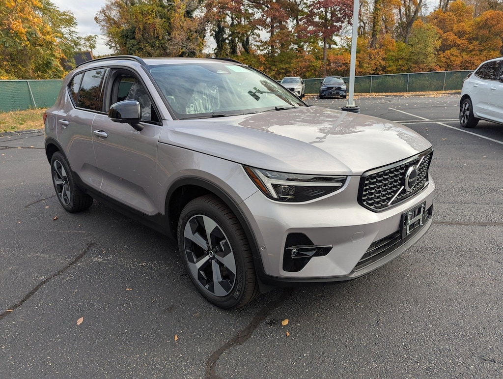 New 2026 Volvo XC40 B5 Plus SUV