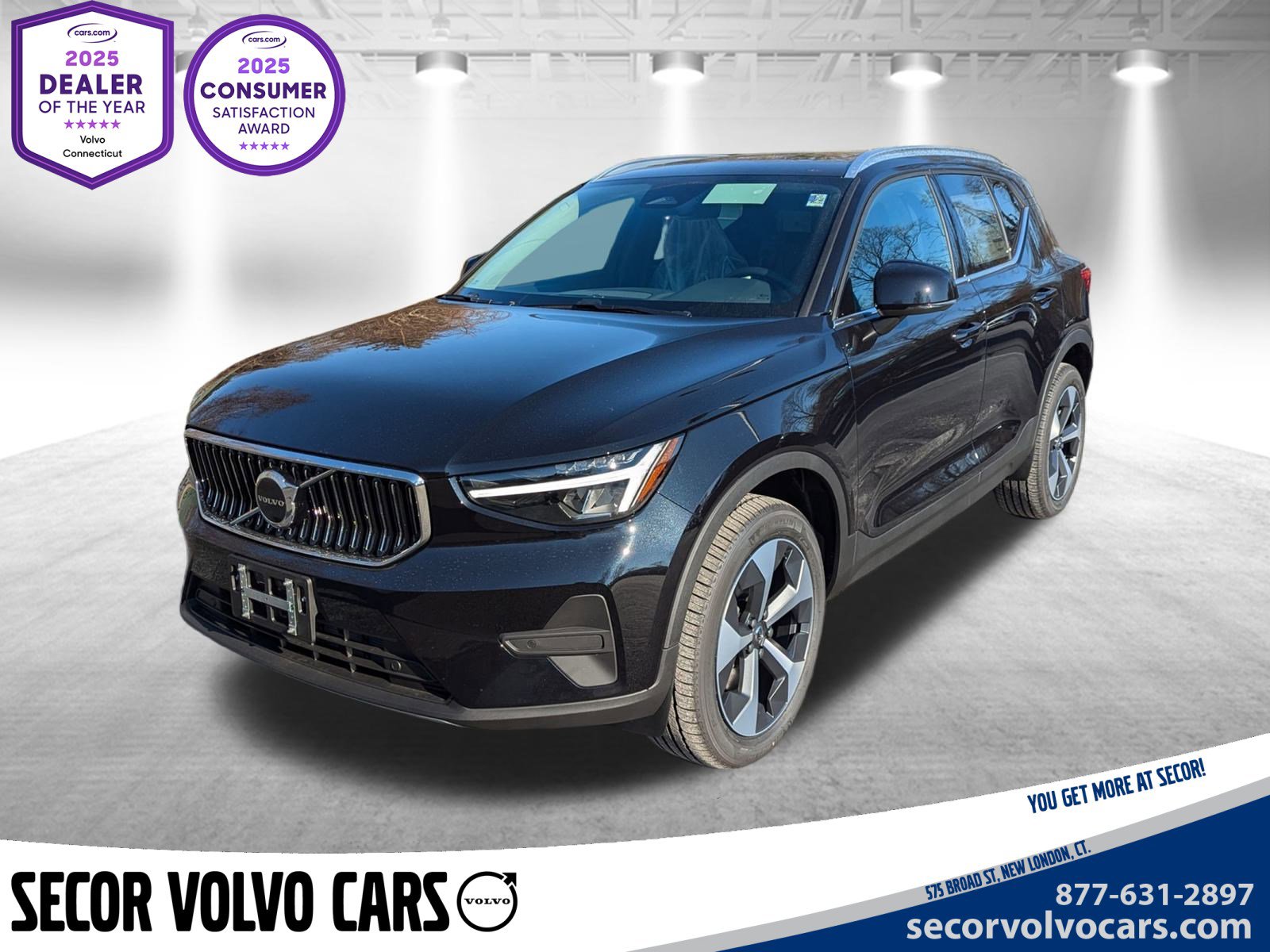 2025 Volvo XC40 SUV 