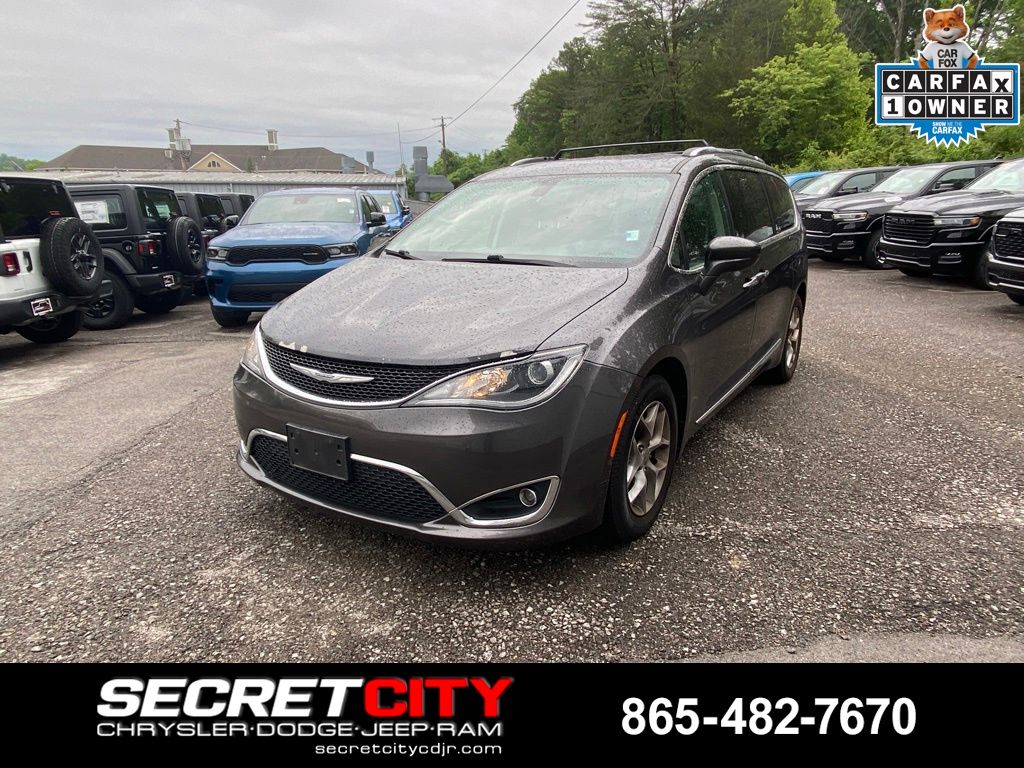 2017 Chrysler Pacifica Touring-L Plus's photo