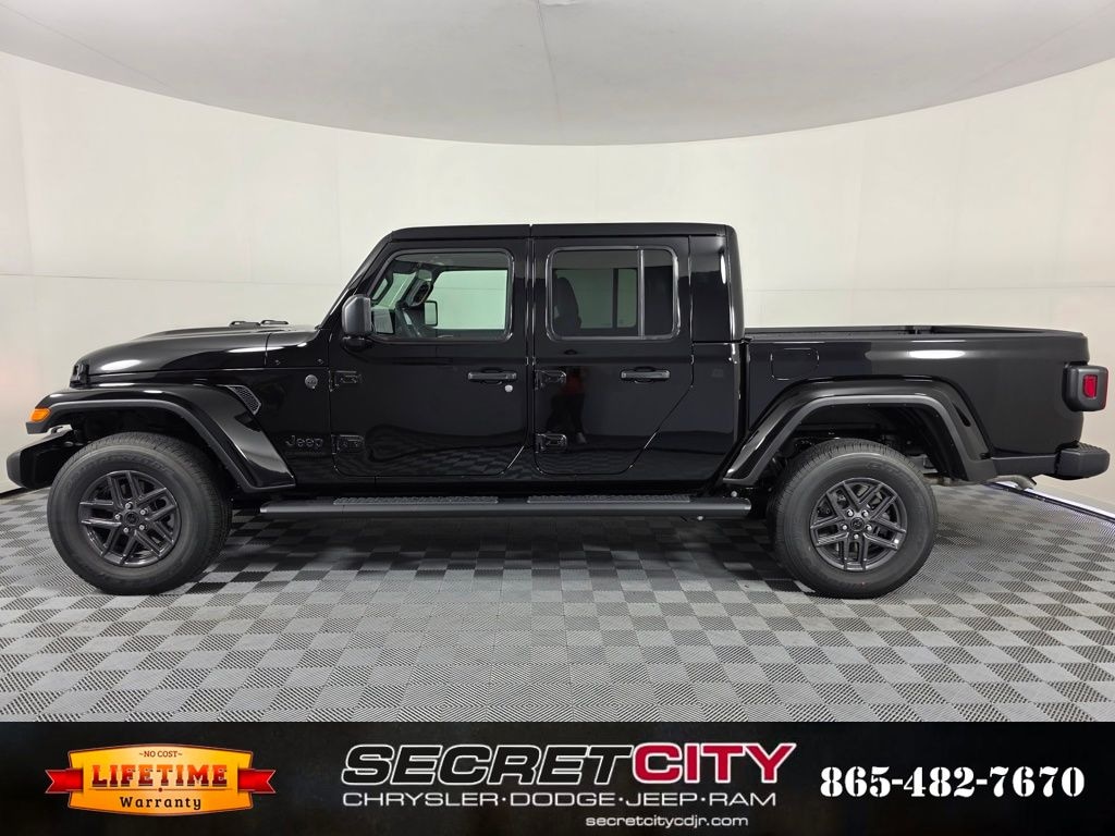 New 2025 Jeep Gladiator SPORT S 4X4 Pickup