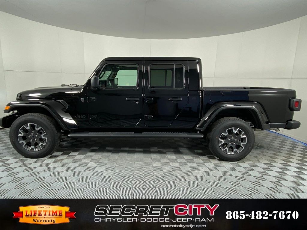 New 2026 Jeep Gladiator SAHARA 4X4 Pickup