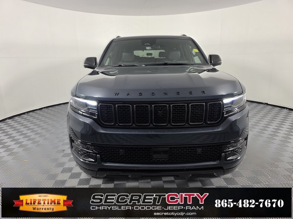2025 Jeep Wagoneer Carbide photo 2