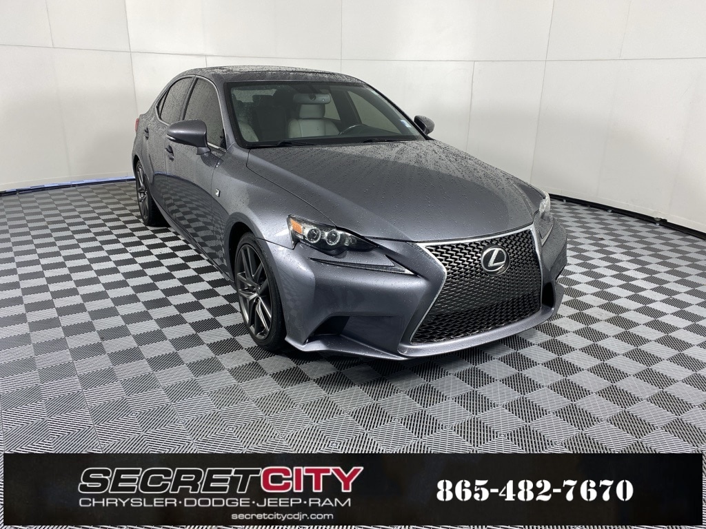 2016 Lexus IS 350's photo