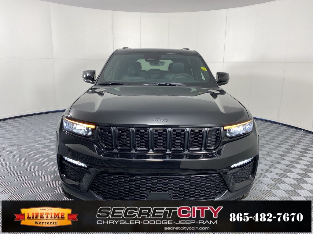 2025 Jeep Grand Cherokee Limited photo 2