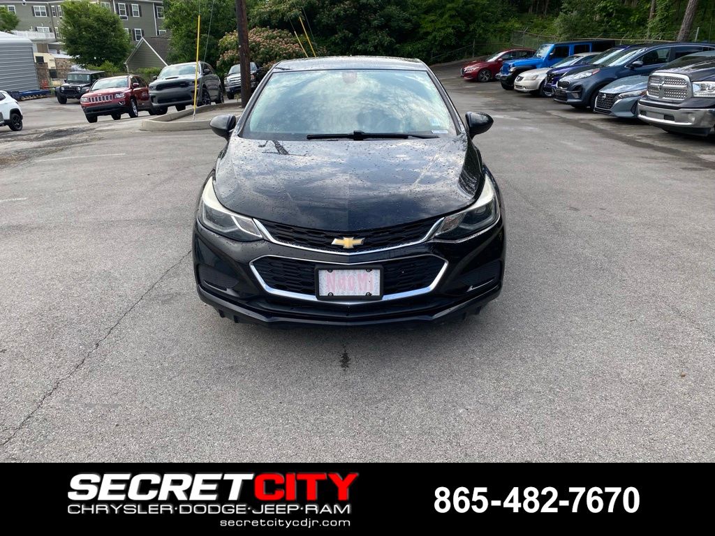 Used 2018 Chevrolet Cruze LT with VIN 3G1BE6SM4JS534344 for sale in Oak Ridge, TN