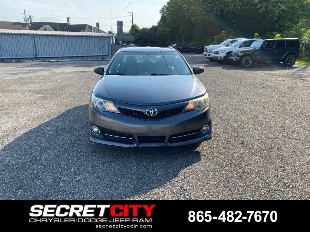 Used 2014 Toyota Camry SE with VIN 4T1BF1FKXEU470831 for sale in Oak Ridge, TN