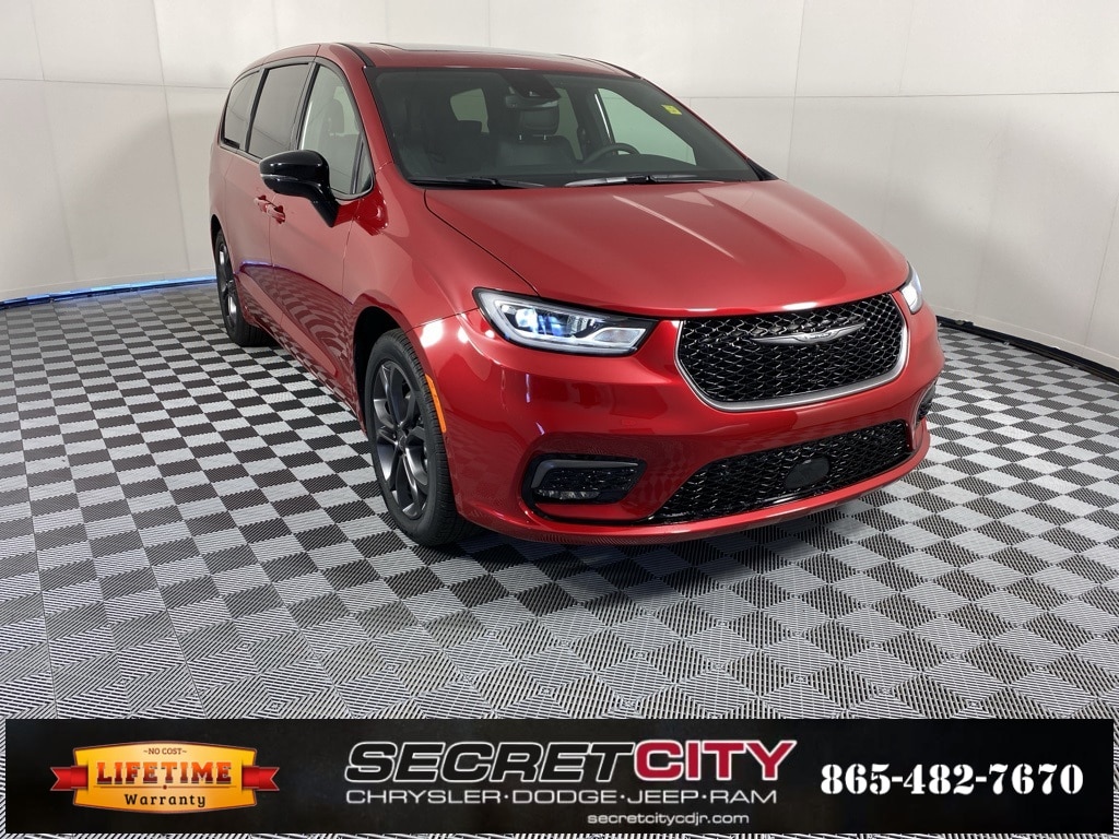 2026 Chrysler Pacifica Select's photo