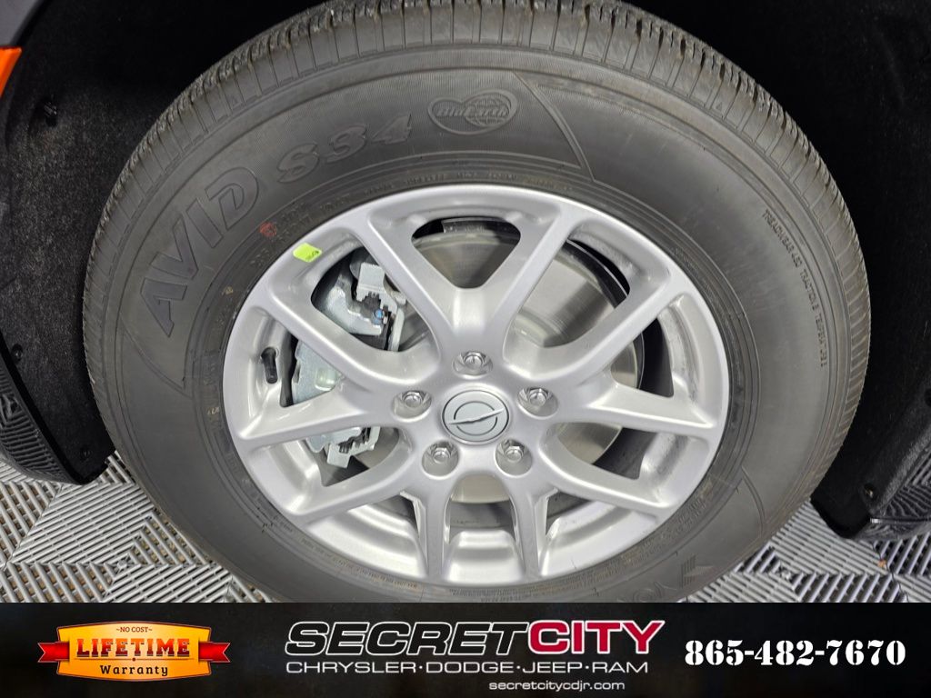 2026 Chrysler Voyager LX - Photo 9