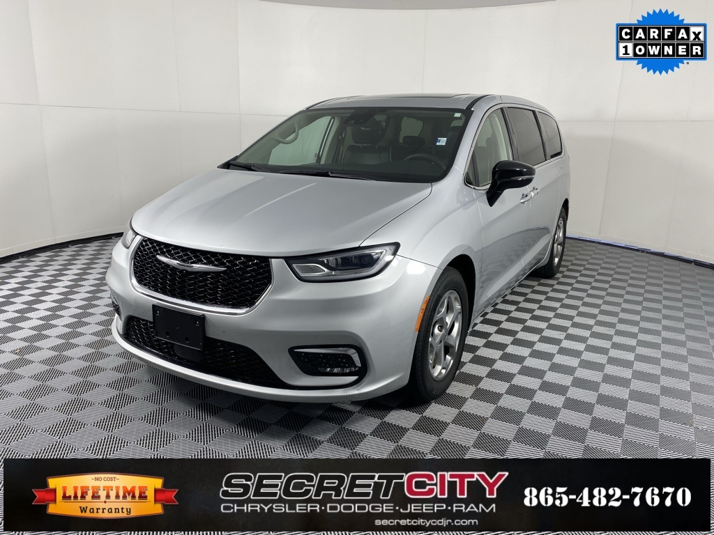 Used 2024 Chrysler Pacifica Limited Minivan/Van