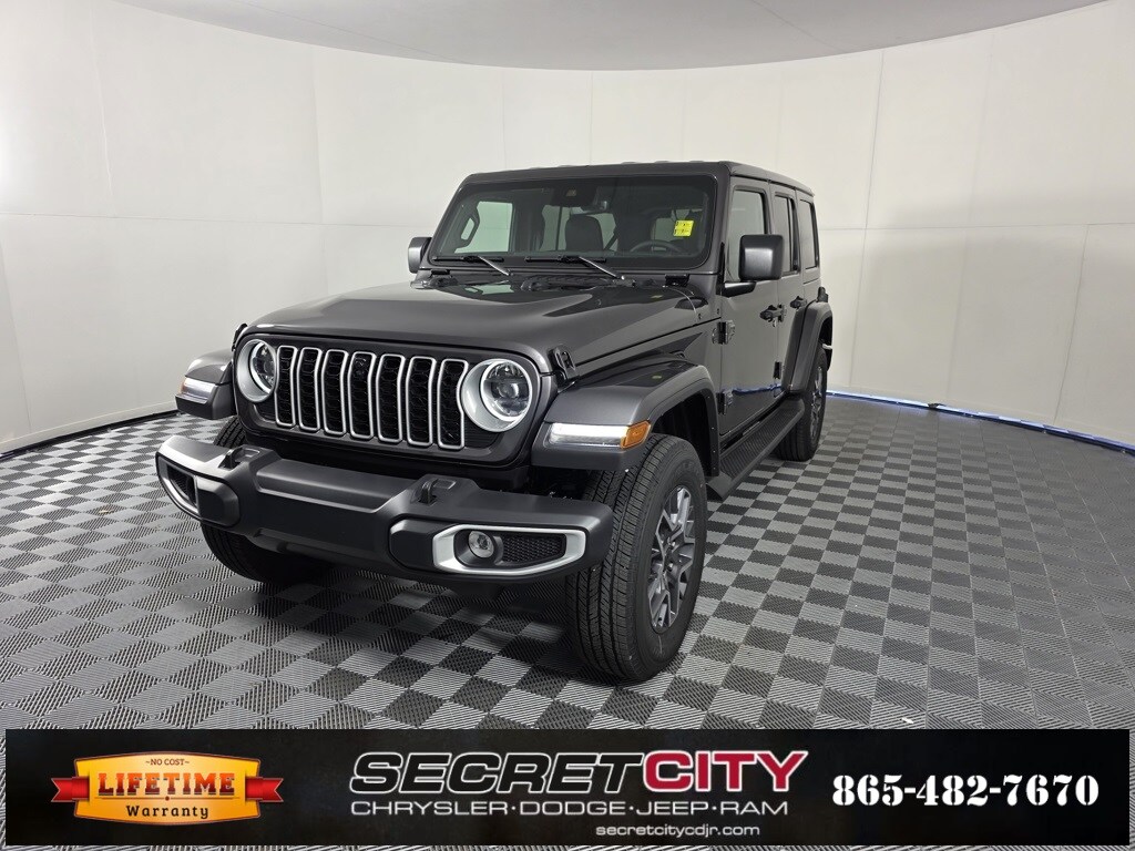 2025 Jeep Wrangler Sahara photo 3